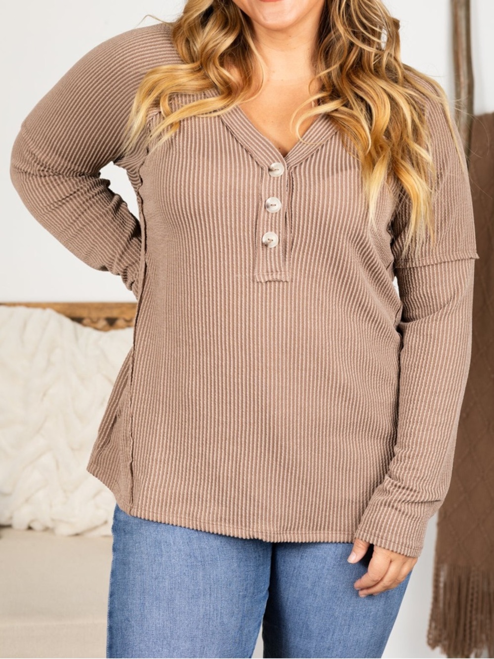 Andree Raised Ribbed Button V-Neck Knit Top - Picture 2 of 6